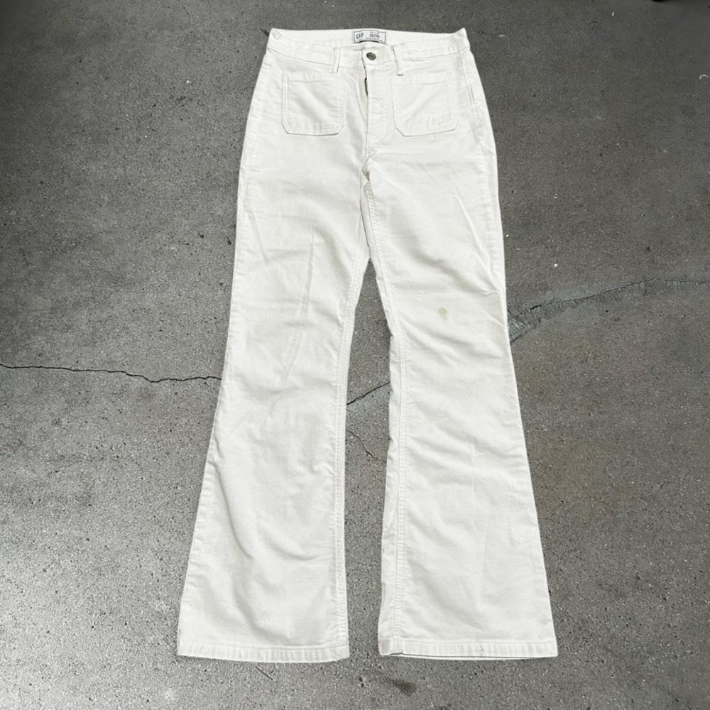 Women's GAP White corduroy 70s flare high rise pants